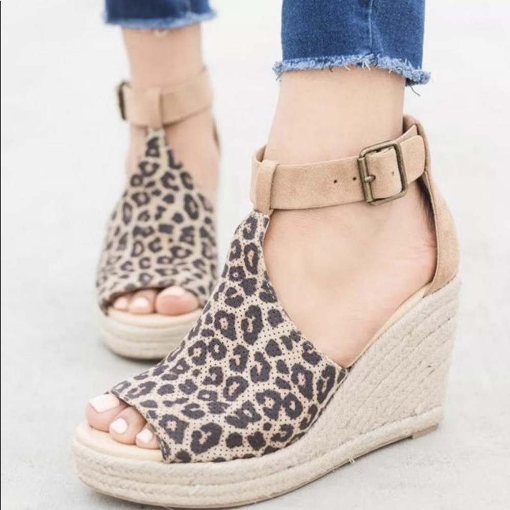 LAST ONE 6.5 Leopard Espadrille Wedge - Picture 2 of 8